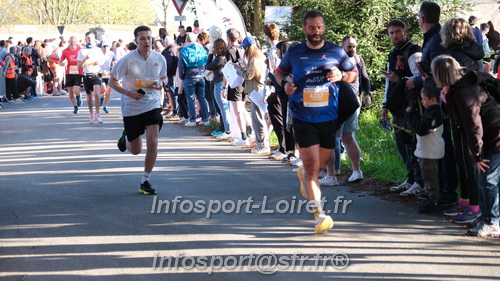 Marathon_Cheverny2025_Dimanche_Passage_CentreVille/2025CHEVERNY_VILLE_001033.JPG