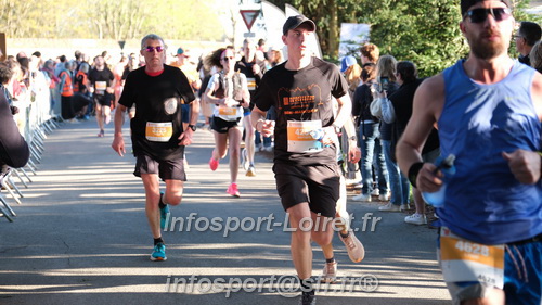 Marathon_Cheverny2025_Dimanche_Passage_CentreVille/2025CHEVERNY_VILLE_001073.JPG