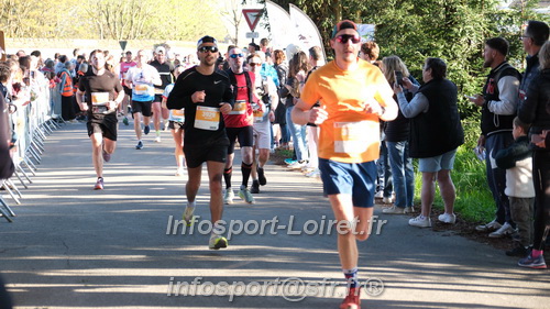 Marathon_Cheverny2025_Dimanche_Passage_CentreVille/2025CHEVERNY_VILLE_001074.JPG