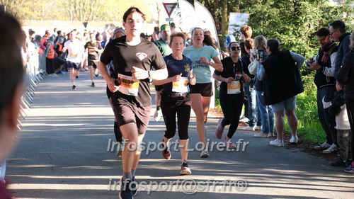 Marathon_Cheverny2025_Dimanche_Passage_CentreVille/2025CHEVERNY_VILLE_001081.JPG