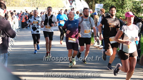 Marathon_Cheverny2025_Dimanche_Passage_CentreVille/2025CHEVERNY_VILLE_001083.JPG