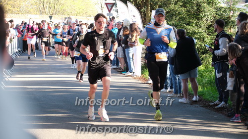 Marathon_Cheverny2025_Dimanche_Passage_CentreVille/2025CHEVERNY_VILLE_001085.JPG