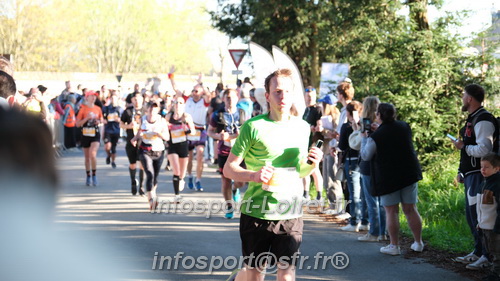 Marathon_Cheverny2025_Dimanche_Passage_CentreVille/2025CHEVERNY_VILLE_001096.JPG