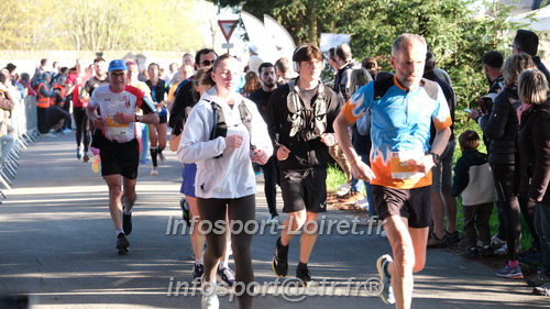 Marathon_Cheverny2025_Dimanche_Passage_CentreVille/2025CHEVERNY_VILLE_001113.JPG