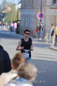 Marathon_Cheverny2025_Dimanche_Passage_CentreVille/2025CHEVERNY_VILLE_001136.JPG
