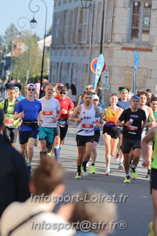 Marathon_Cheverny2025_Dimanche_Passage_CentreVille/2025CHEVERNY_VILLE_001175.JPG