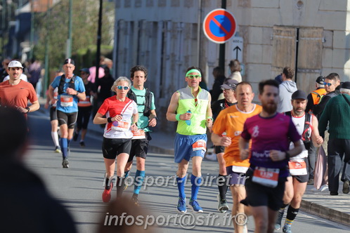 Marathon_Cheverny2025_Dimanche_Passage_CentreVille/2025CHEVERNY_VILLE_001218.JPG