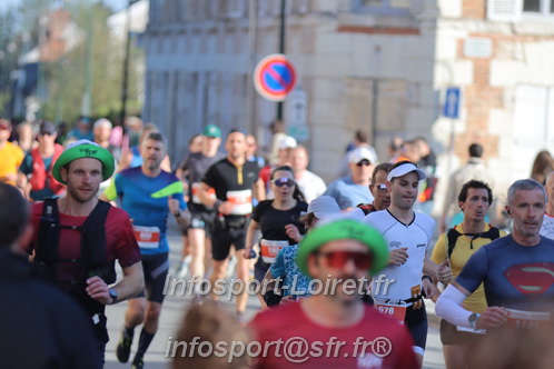 Marathon_Cheverny2025_Dimanche_Passage_CentreVille/2025CHEVERNY_VILLE_001238.JPG