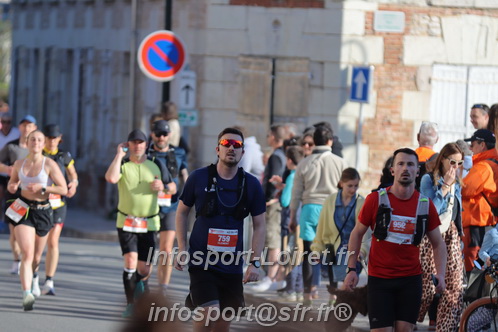 Marathon_Cheverny2025_Dimanche_Passage_CentreVille/2025CHEVERNY_VILLE_001265.JPG
