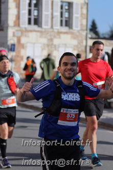 Marathon_Cheverny2025_Dimanche_Passage_CentreVille/2025CHEVERNY_VILLE_001307.JPG
