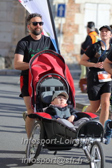 Marathon_Cheverny2025_Dimanche_Passage_CentreVille/2025CHEVERNY_VILLE_001328.JPG