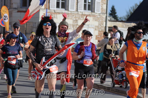 Marathon_Cheverny2025_Dimanche_Passage_CentreVille/2025CHEVERNY_VILLE_001367.JPG