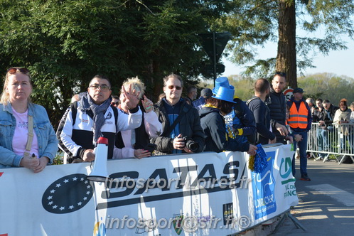 Marathon_Cheverny2025_Dimanche_Passage_CentreVille/2025CHEVERNY_VILLE_001499.JPG