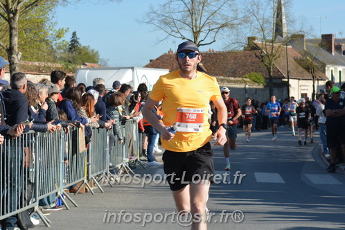 Marathon_Cheverny2025_Dimanche_Passage_CentreVille/2025CHEVERNY_VILLE_001519.JPG