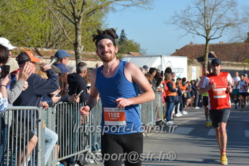 Marathon_Cheverny2025_Dimanche_Passage_CentreVille/2025CHEVERNY_VILLE_001542.JPG