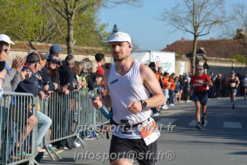 Marathon_Cheverny2025_Dimanche_Passage_CentreVille/2025CHEVERNY_VILLE_001576.JPG