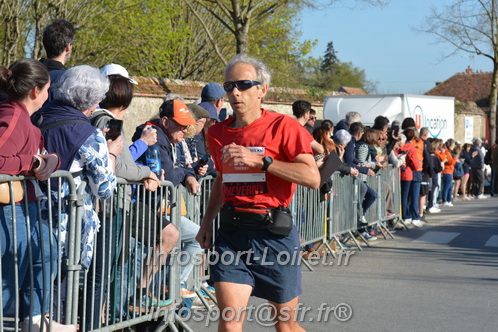 Marathon_Cheverny2025_Dimanche_Passage_CentreVille/2025CHEVERNY_VILLE_001579.JPG