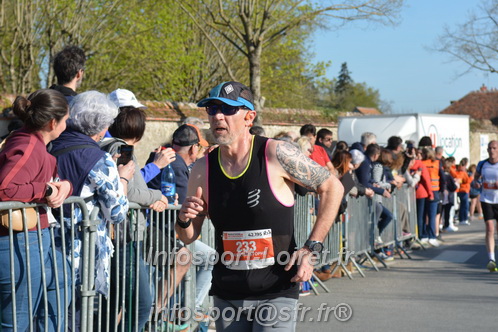 Marathon_Cheverny2025_Dimanche_Passage_CentreVille/2025CHEVERNY_VILLE_001581.JPG