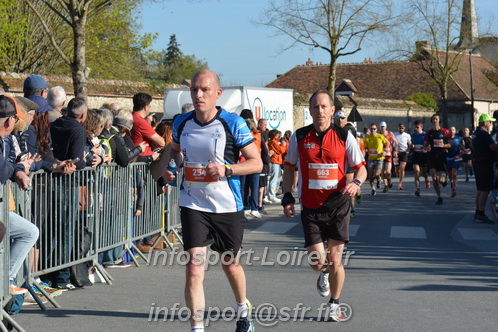 Marathon_Cheverny2025_Dimanche_Passage_CentreVille/2025CHEVERNY_VILLE_001582.JPG