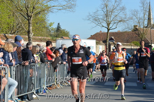 Marathon_Cheverny2025_Dimanche_Passage_CentreVille/2025CHEVERNY_VILLE_001585.JPG