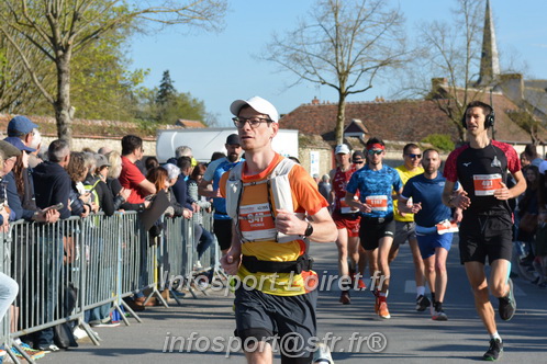 Marathon_Cheverny2025_Dimanche_Passage_CentreVille/2025CHEVERNY_VILLE_001587.JPG