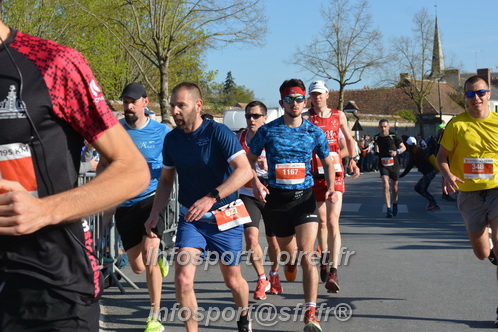 Marathon_Cheverny2025_Dimanche_Passage_CentreVille/2025CHEVERNY_VILLE_001590.JPG