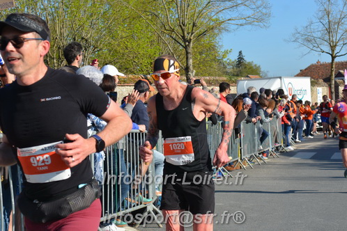Marathon_Cheverny2025_Dimanche_Passage_CentreVille/2025CHEVERNY_VILLE_001597.JPG