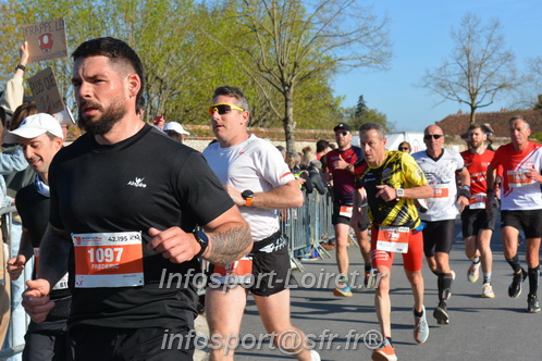 Marathon_Cheverny2025_Dimanche_Passage_CentreVille/2025CHEVERNY_VILLE_001607.JPG