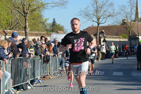 Marathon_Cheverny2025_Dimanche_Passage_CentreVille/2025CHEVERNY_VILLE_001616.JPG