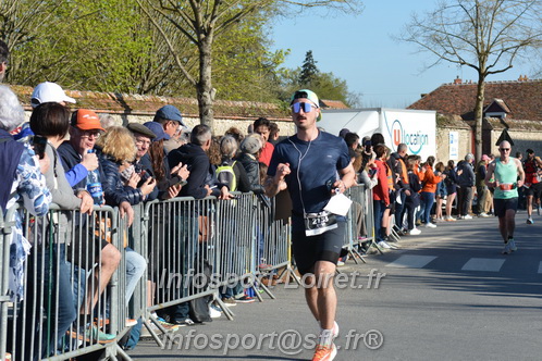 Marathon_Cheverny2025_Dimanche_Passage_CentreVille/2025CHEVERNY_VILLE_001619.JPG