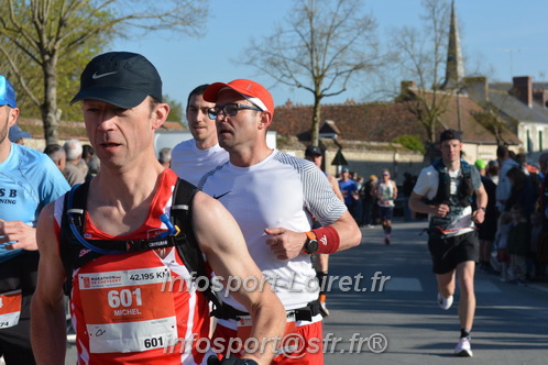 Marathon_Cheverny2025_Dimanche_Passage_CentreVille/2025CHEVERNY_VILLE_001648.JPG