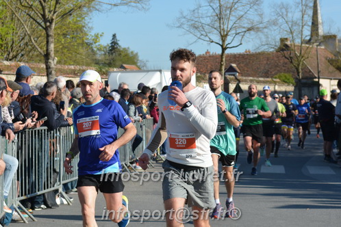 Marathon_Cheverny2025_Dimanche_Passage_CentreVille/2025CHEVERNY_VILLE_001660.JPG
