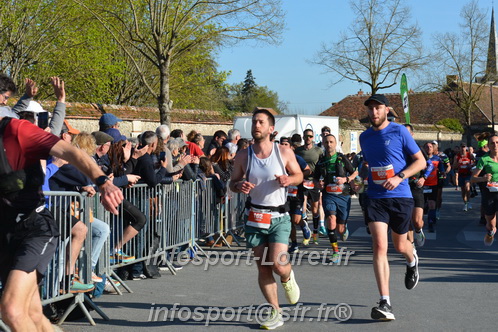 Marathon_Cheverny2025_Dimanche_Passage_CentreVille/2025CHEVERNY_VILLE_001692.JPG