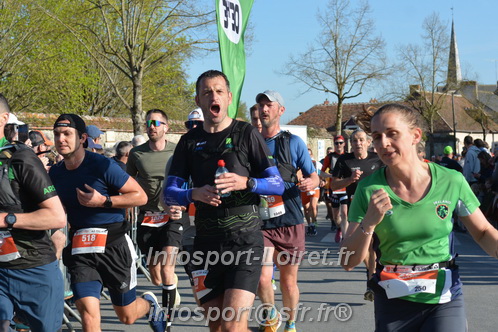 Marathon_Cheverny2025_Dimanche_Passage_CentreVille/2025CHEVERNY_VILLE_001695.JPG