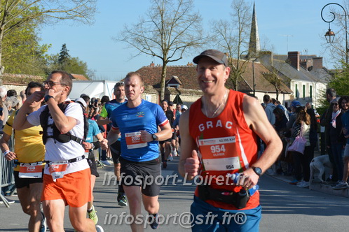 Marathon_Cheverny2025_Dimanche_Passage_CentreVille/2025CHEVERNY_VILLE_001700.JPG