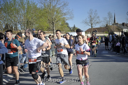 Marathon_Cheverny2025_Dimanche_Passage_CentreVille/2025CHEVERNY_VILLE_001751.JPG