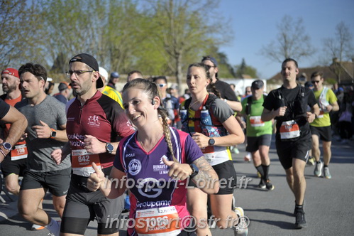 Marathon_Cheverny2025_Dimanche_Passage_CentreVille/2025CHEVERNY_VILLE_001775.JPG