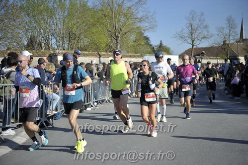 Marathon_Cheverny2025_Dimanche_Passage_CentreVille/2025CHEVERNY_VILLE_001783.JPG