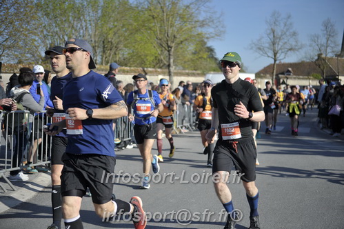 Marathon_Cheverny2025_Dimanche_Passage_CentreVille/2025CHEVERNY_VILLE_001786.JPG