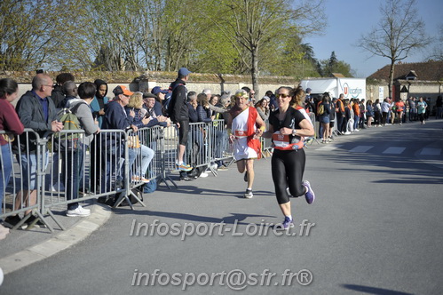 Marathon_Cheverny2025_Dimanche_Passage_CentreVille/2025CHEVERNY_VILLE_001795.JPG