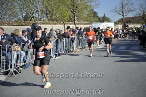 Marathon_Cheverny2025_Dimanche_Passage_CentreVille/2025CHEVERNY_VILLE_001840.JPG