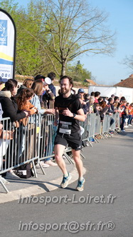Marathon_Cheverny2025_Dimanche_Passage_CentreVille/2025CHEVERNY_VILLE_001852.JPG