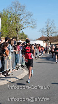 Marathon_Cheverny2025_Dimanche_Passage_CentreVille/2025CHEVERNY_VILLE_001873.JPG