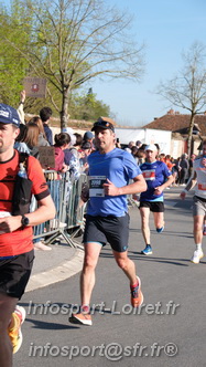 Marathon_Cheverny2025_Dimanche_Passage_CentreVille/2025CHEVERNY_VILLE_001883.JPG