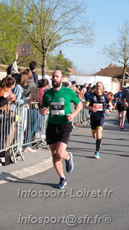 Marathon_Cheverny2025_Dimanche_Passage_CentreVille/2025CHEVERNY_VILLE_001886.JPG