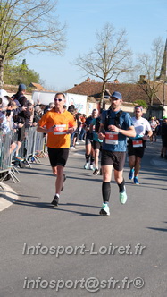 Marathon_Cheverny2025_Dimanche_Passage_CentreVille/2025CHEVERNY_VILLE_001915.JPG