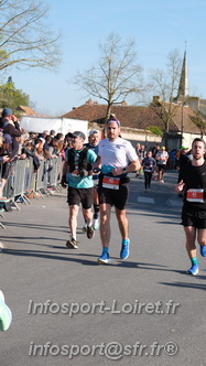 Marathon_Cheverny2025_Dimanche_Passage_CentreVille/2025CHEVERNY_VILLE_001916.JPG