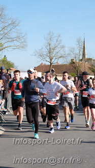 Marathon_Cheverny2025_Dimanche_Passage_CentreVille/2025CHEVERNY_VILLE_001946.JPG