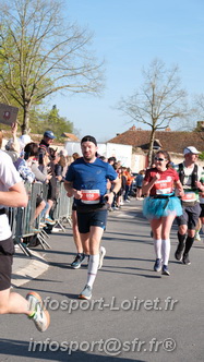 Marathon_Cheverny2025_Dimanche_Passage_CentreVille/2025CHEVERNY_VILLE_001951.JPG