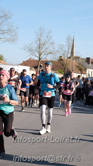 Marathon_Cheverny2025_Dimanche_Passage_CentreVille/2025CHEVERNY_VILLE_001978.JPG